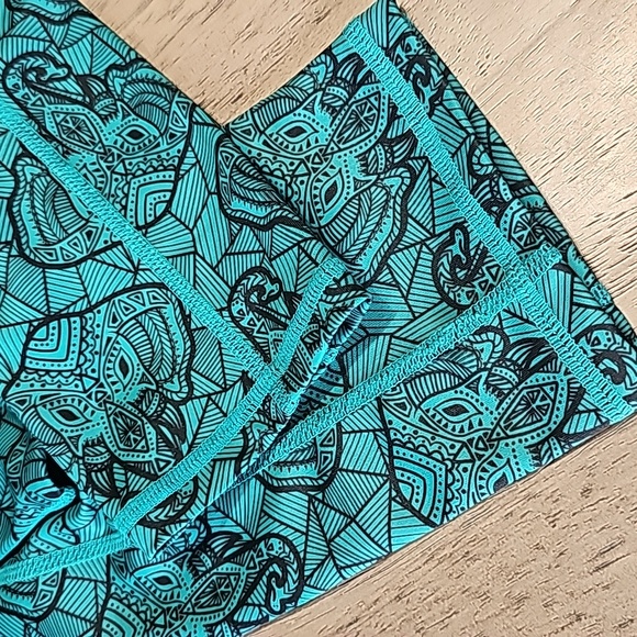 Constantly Varied Gear Junk In The Truck Capris Size Small 4-8 - Picture 4 of 7